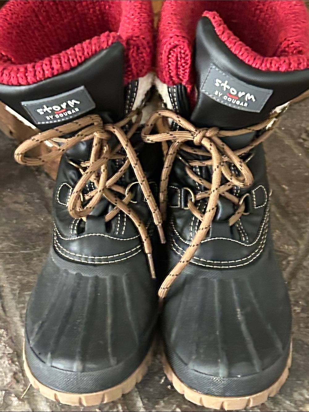 Womens Storm by Cougar Black and Red Winter Boots size 10
